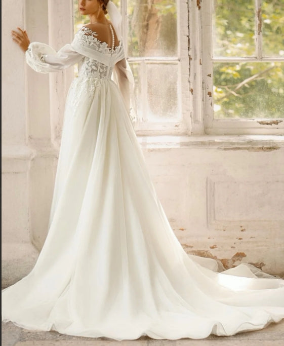 Luolandi Illusion Neck Lace Long Sleeves Wedding Dresses Floor Length Elegant with Appliques