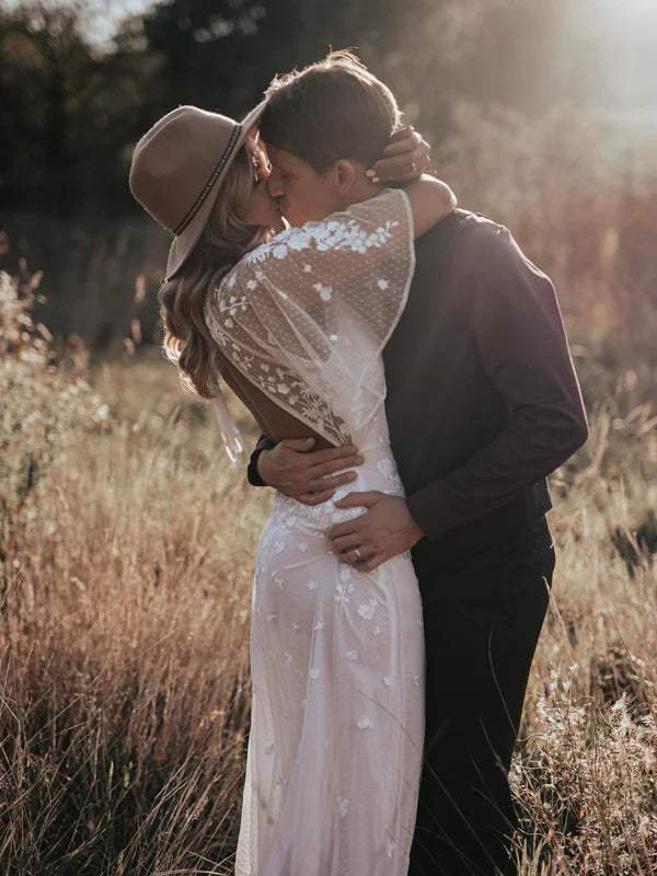 Luolandi Unique Floral Lace Bat Sleeves A-line Floor-length Wedding Dresses Beautiful