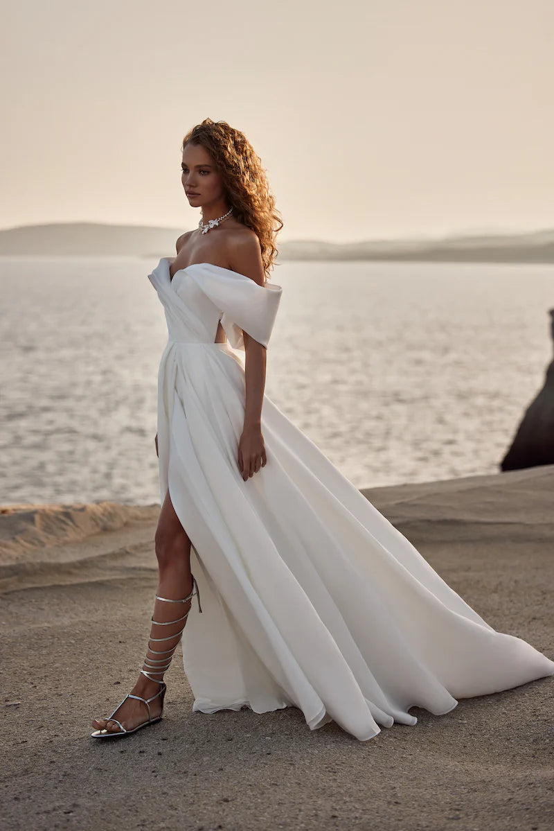 Luolandi Elegant Organza Wedding Dresses With Split Front Off Shoulder Floor Length Solid Color