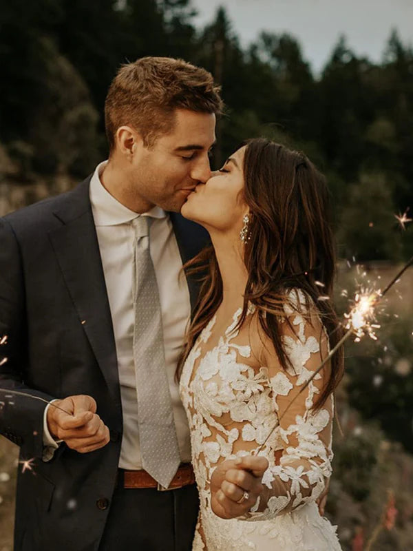 Luolandi Fabulous Long Sleeves Lace Appliqued Chapel Train Wedding Dresses Mermaid Gowns Elegant