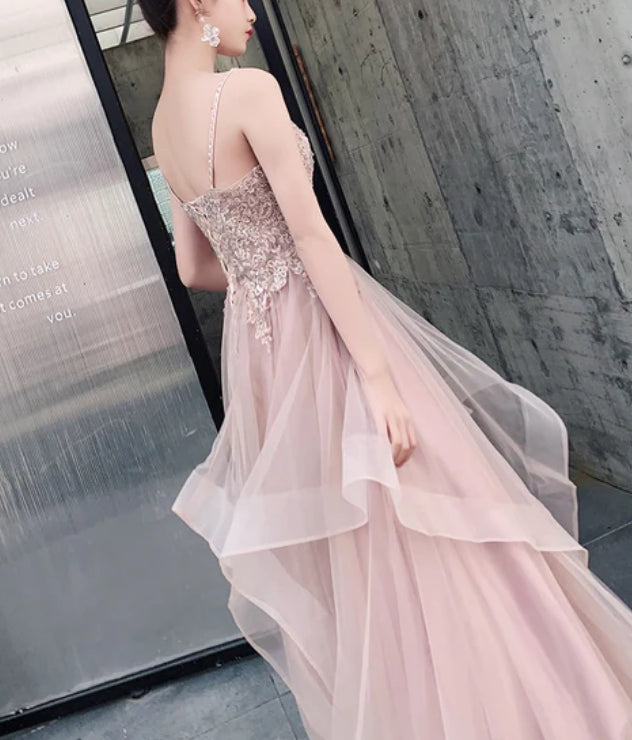 Luolandi Pink Layers Tulle V-neckline Straps Prom Dress A Line Sleeveless Elegant Evening Dress