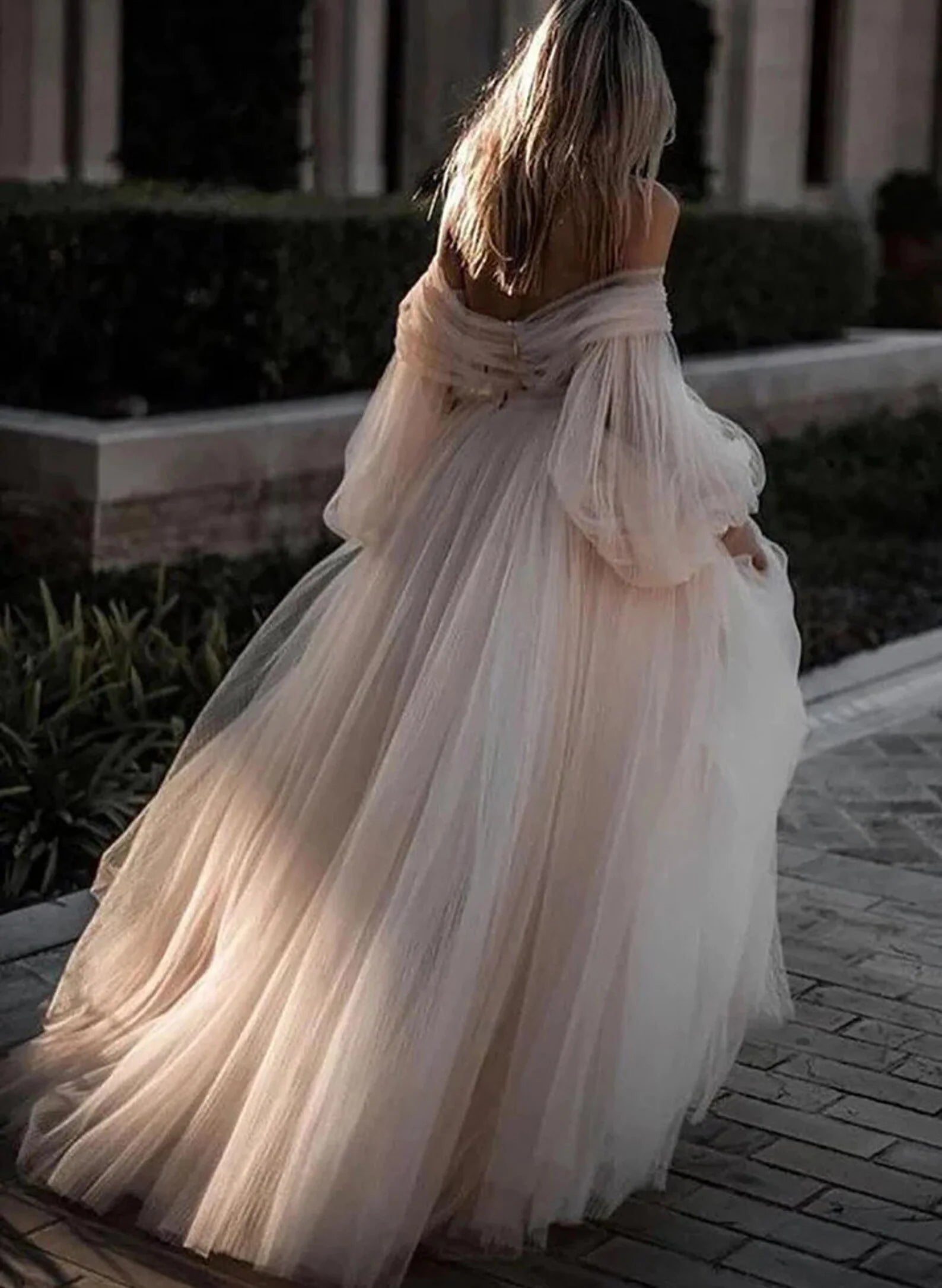 Luolandi Romantic Long Sleeves Off-The-Shoulder Wedding Dresses With Lace Floor Length