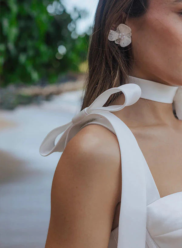 Luolandi Modern Sweetheart Sleeveless Satin Reception Wedding Dresses With Bow(s) Short Without Neck accessories