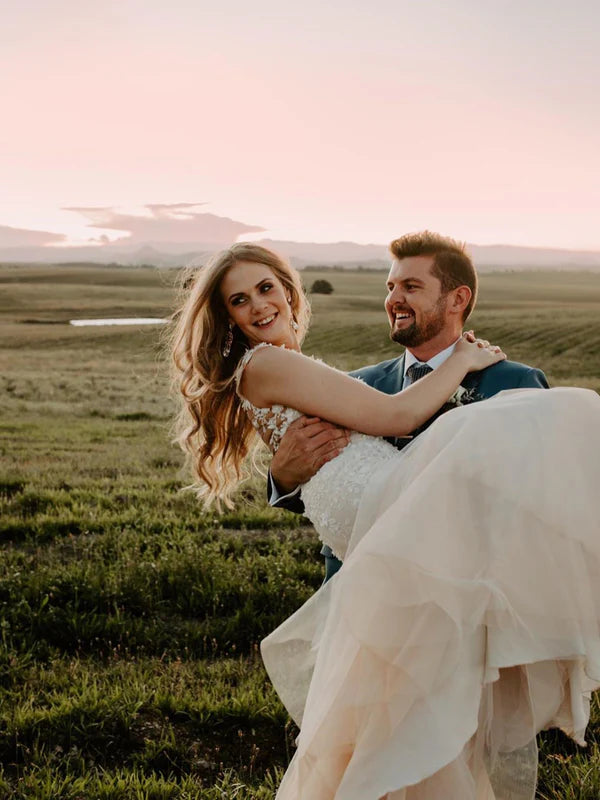 Luolandi Delicate V-Neck Illusion Beaded Appliques Tulle Mermaid Wedding Dresses Charming