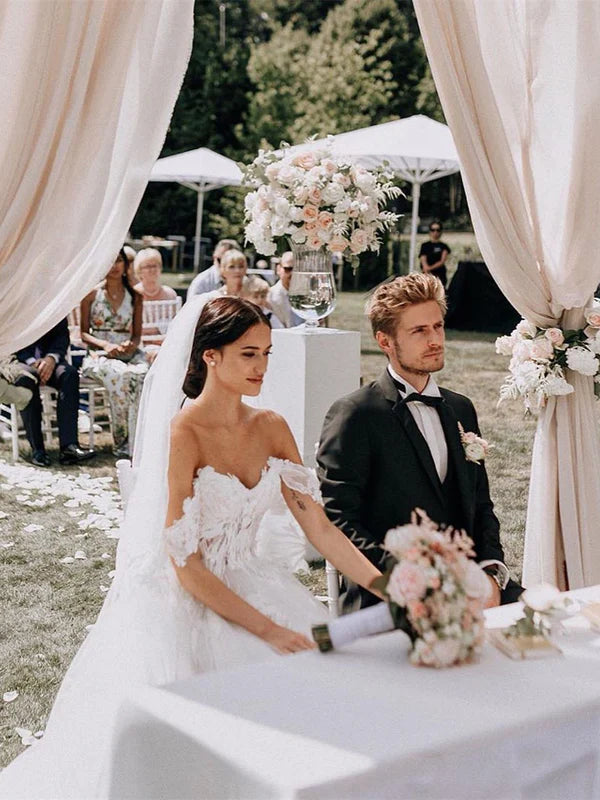 Luolandi Simple Sweetheart Neckline A-line Wedding Dresses With Appliques Off Shoulder Elegant