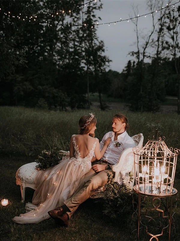 Luolandi Exquisite Tulle V-neck Sweep Train A-line Wedding Gowns With Appliques Charming Bridal Gown