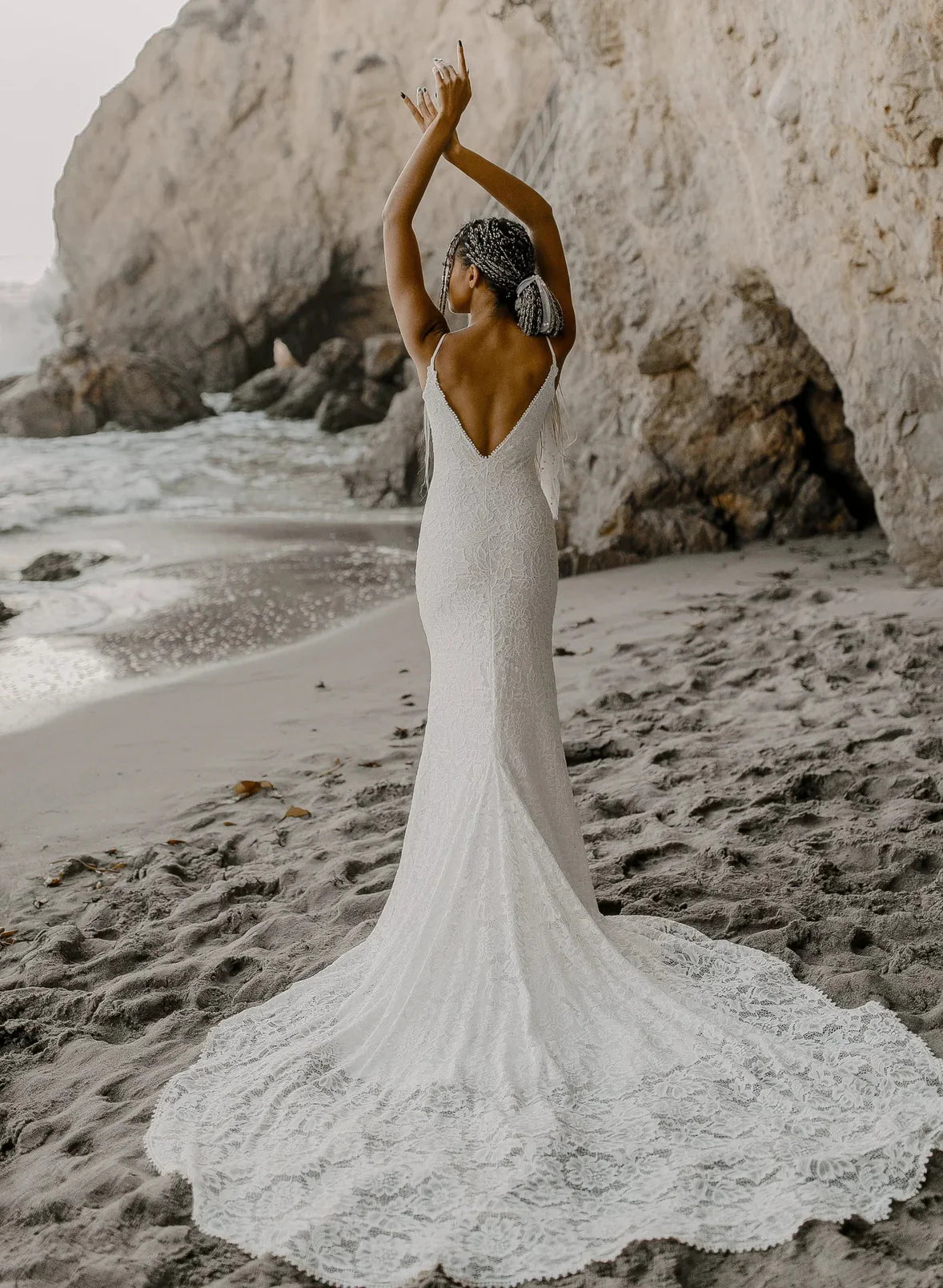 Luolandi Boho Lace Open Back Mermaid Wedding Dresses With Court Train Sleeveless Floor Length Elegant
