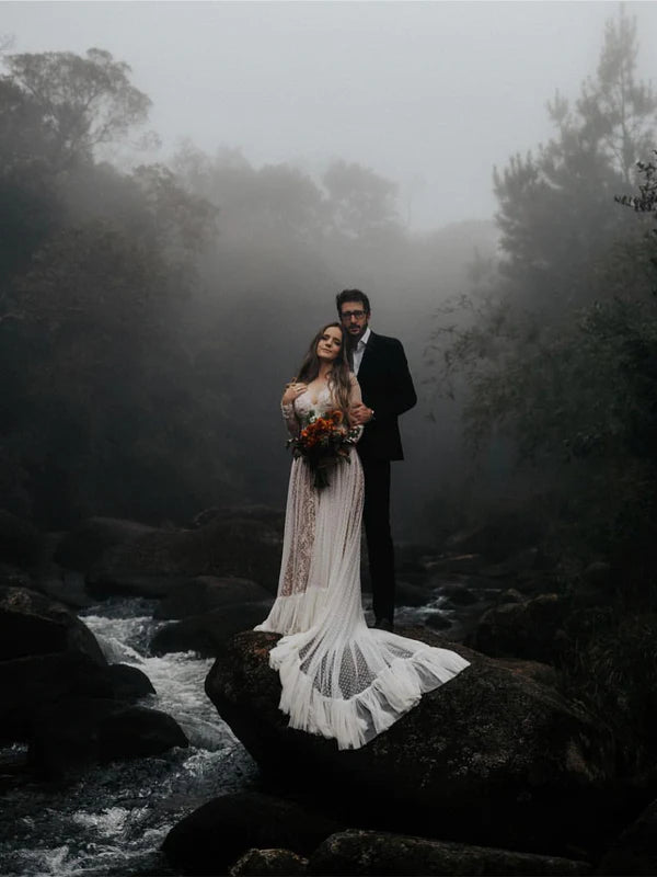 Luolandi Attractive V-neck Country A-line Wedding Dresses Lace Bridal Gowns Long Sleeves Elegant