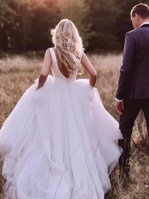 Luolandi Exquisite Bateau Tulle Wedding Dresses Backless A-line Gowns Simple Floor Length With Bow