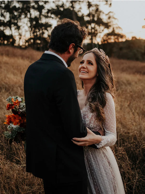 Luolandi Attractive V-neck Country A-line Wedding Dresses Lace Bridal Gowns Long Sleeves Elegant