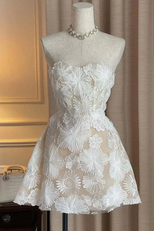 Luolandi Strapless Sleeveless Lace A-Line Mini Homecoming Dress Off Shoulder Flower Party Dress