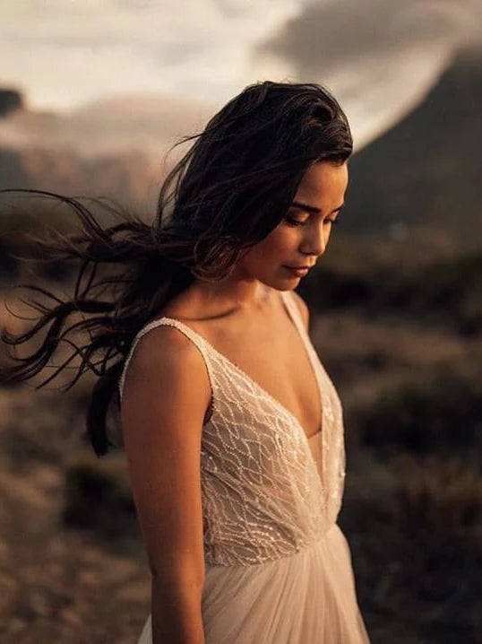 Luolandi Elegant Sequins V-Neck Sleeveless Sweep Train Wedding Gowns Backless Tulle A-line Wedding Dresses Sexy