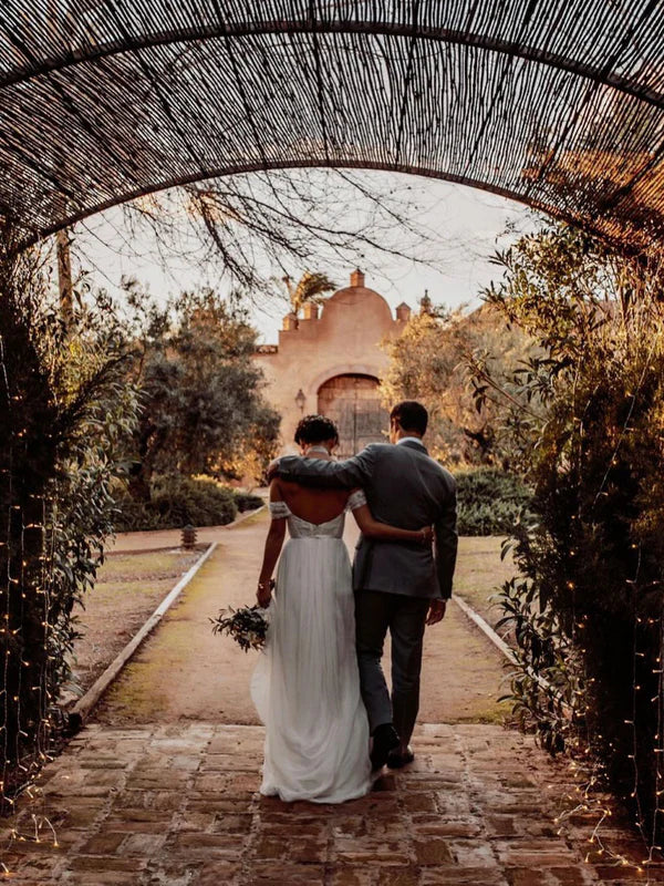 Luolandi Elegant Sweetheart Neckline Off-the-shoulder Lace A-line Wedding Dresses Sexy