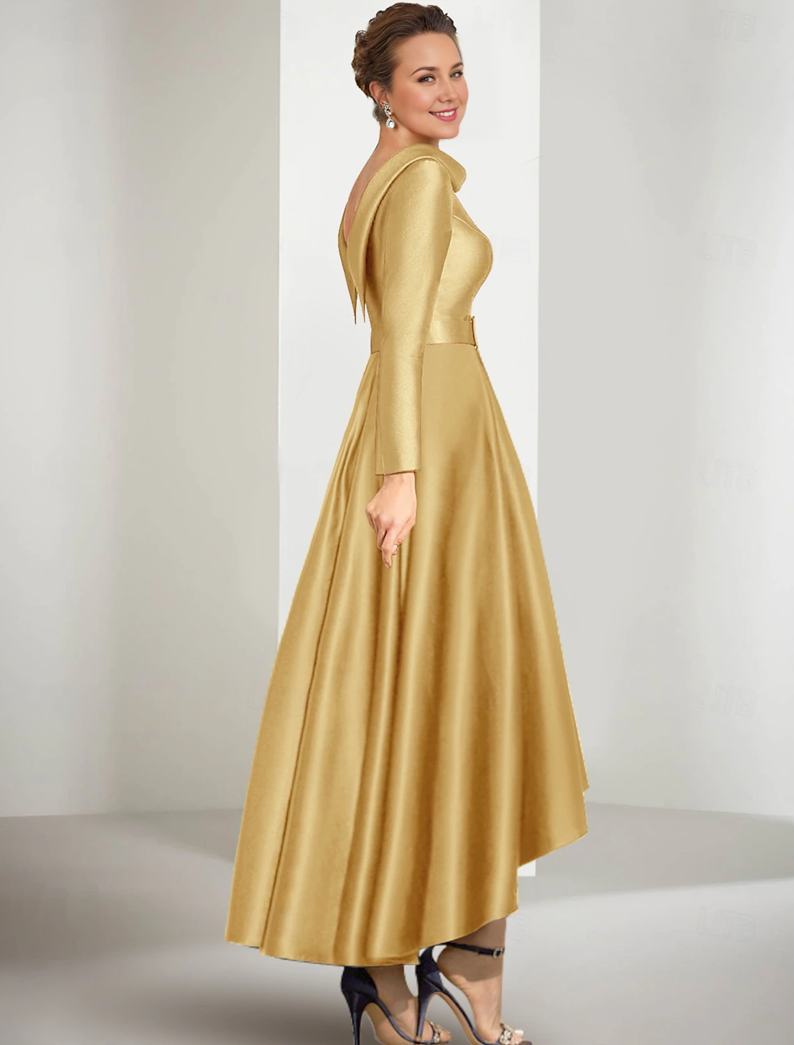 Luolandi A-Line Mother of the Bride Dress Elegant Jewel Neck Asymmetrical Satin Long Sleeve with Sash / Ribbon Gold