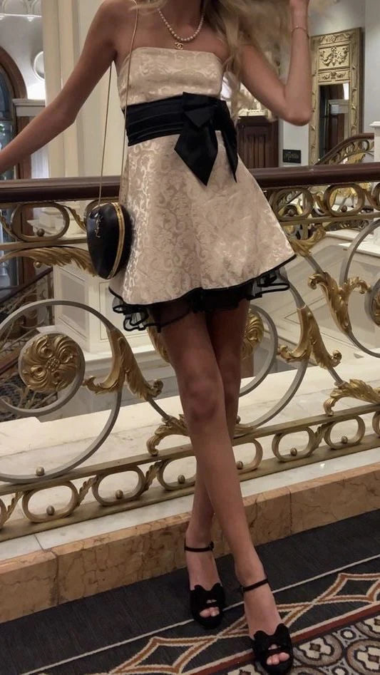 Luolandi Vintage Light Champagne Strapless Short Homecoming Dress Mini Party Dress