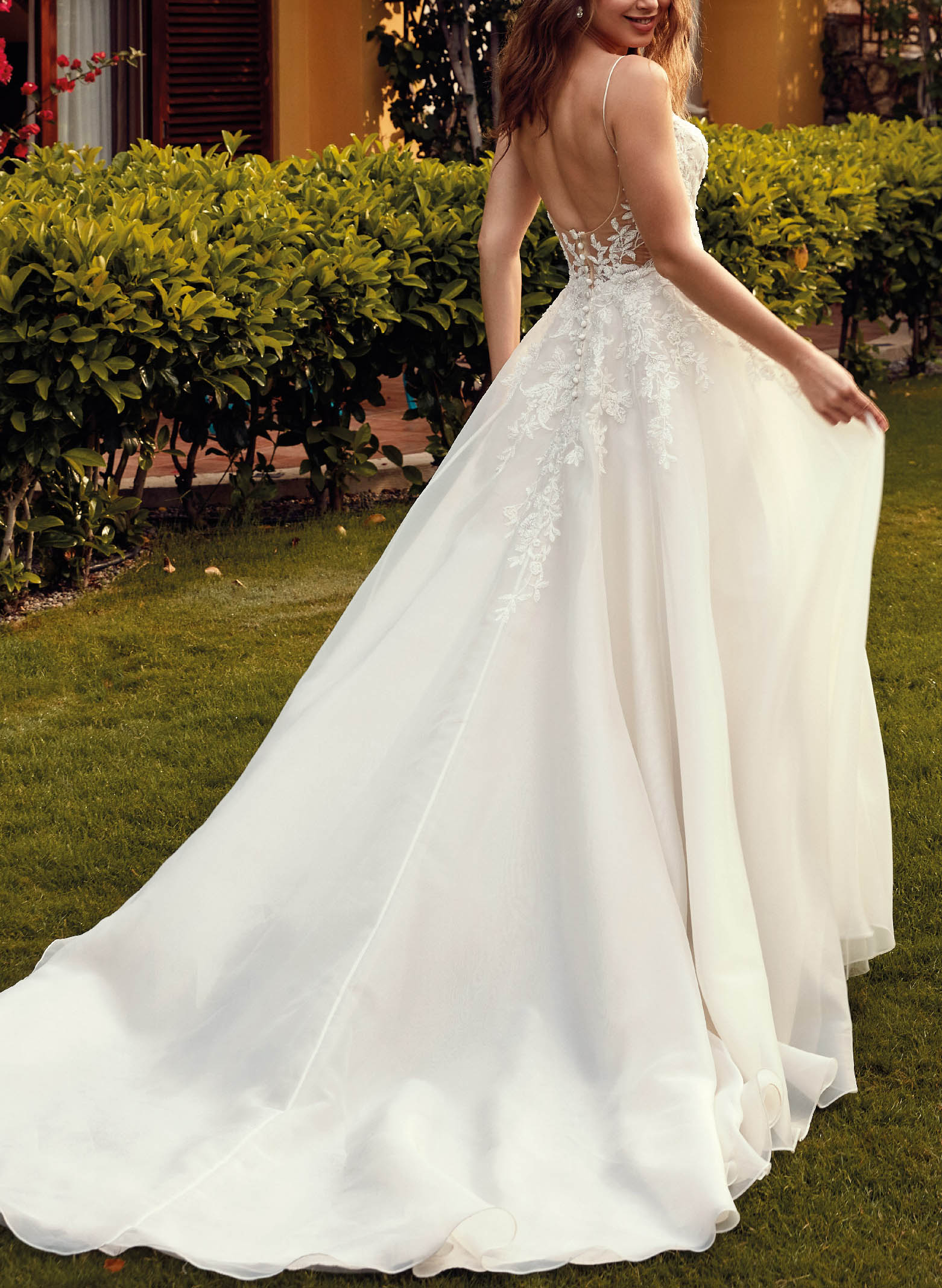 Luolandi A-Line Organza Wedding Dresses With Lace Detail And Open Back Floor Length Elegant