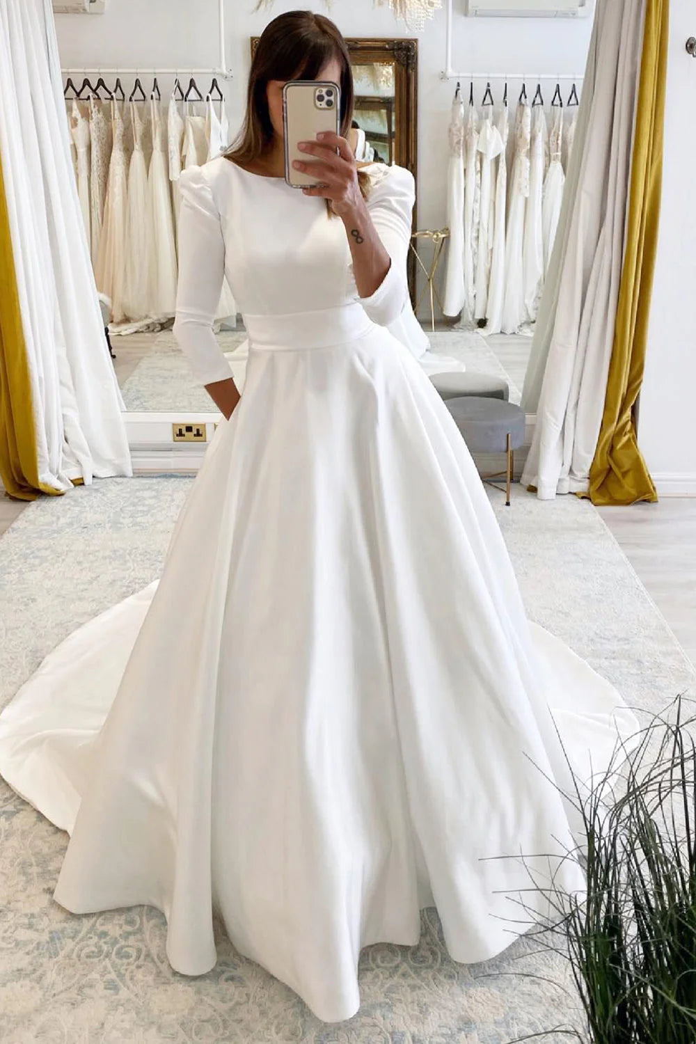 Luolandi Timeless Vintage A-Line Satin Wedding Dress With Pockets Floor Length Solid Color With Sleeves