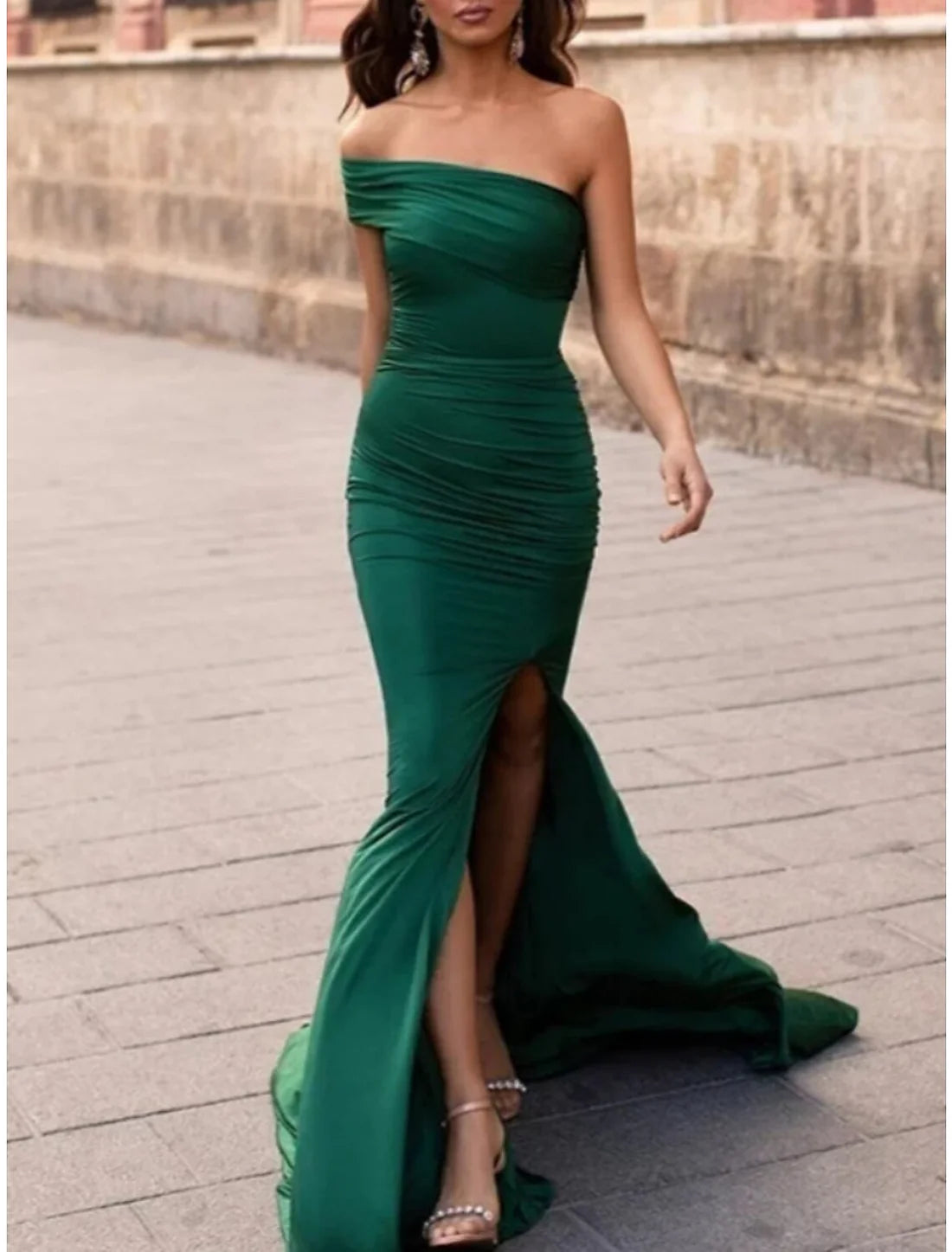 Luolandi Mermaid / Trumpet Evening Gown Elegant Dress Formal Court Train Christmas Green Dress Short Sleeve One Shoulder Fabric with Slit