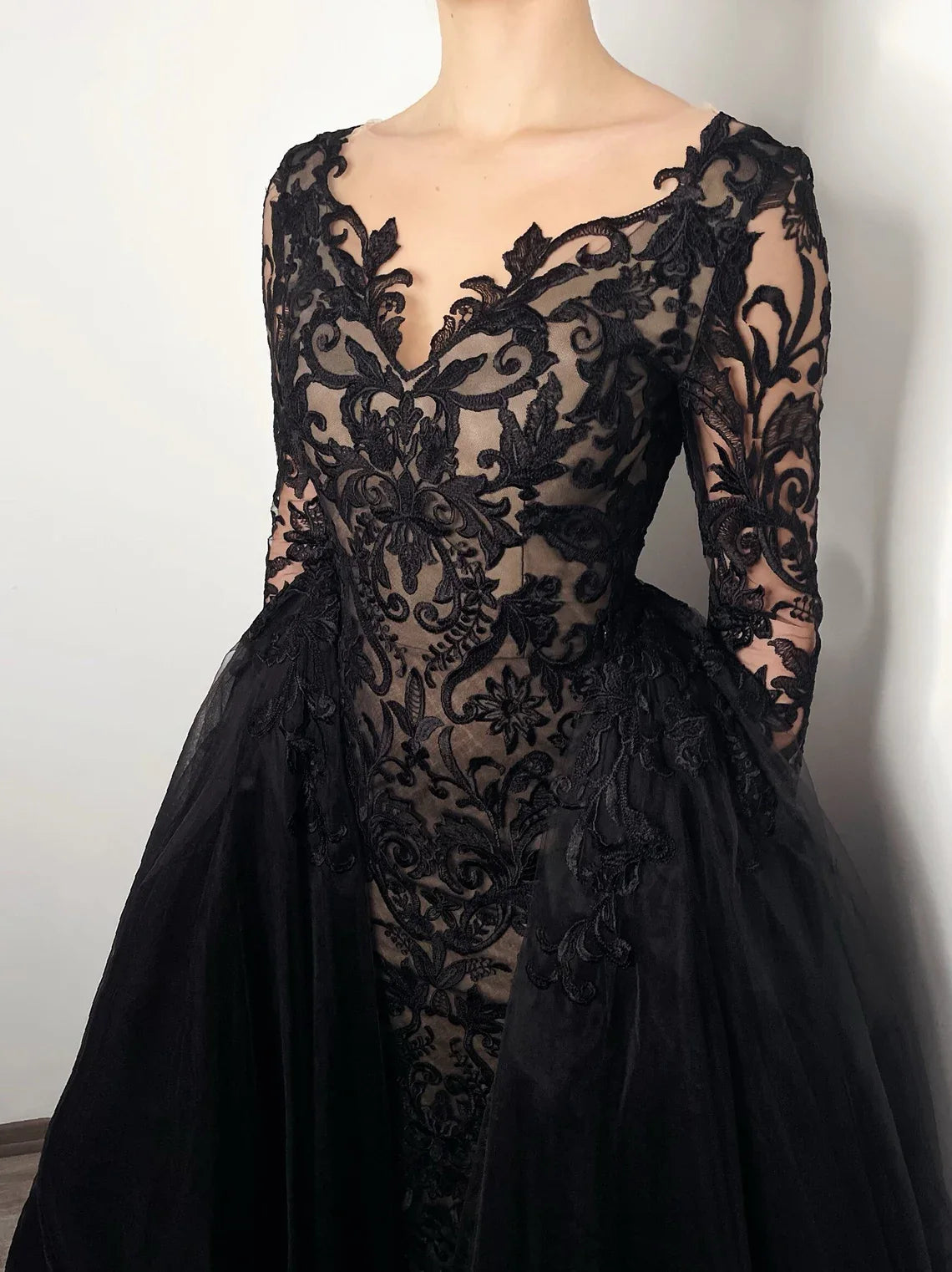 Luolandi Black and Beige A line lace dress with a detachable tulle skirt Elegant Evening Dress