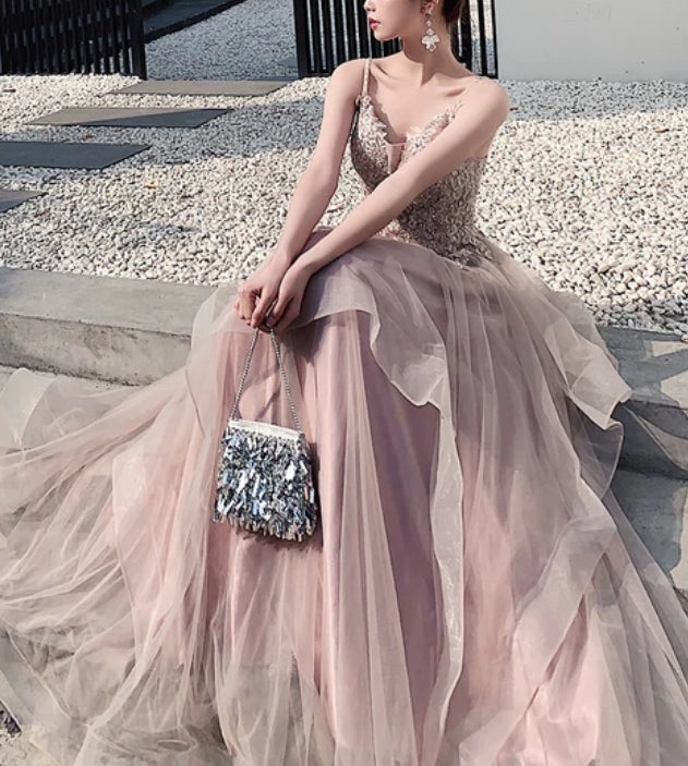 Luolandi Pink Layers Tulle V-neckline Straps Prom Dress A Line Sleeveless Elegant Evening Dress