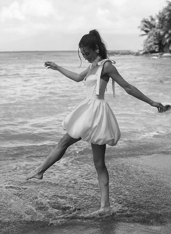 Luolandi Modern Sweetheart Sleeveless Satin Reception Wedding Dresses With Bow(s) Short Without Neck accessories