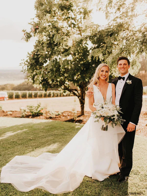 Luolandi Elegant V-Neck Backless Tulle Sleeveless A-line Chapel Train Wedding Dresses Sexy