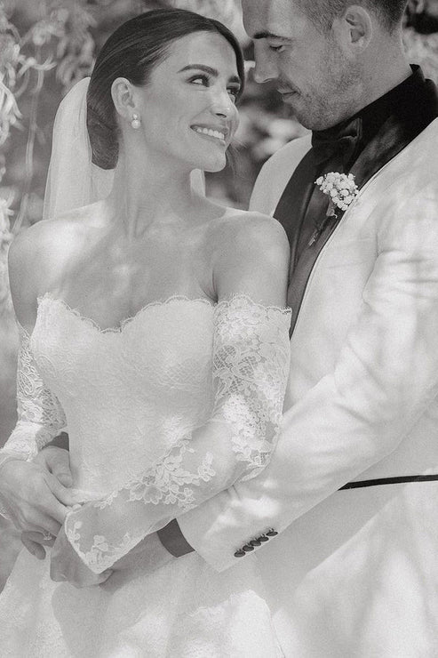 Luolandi Vintage A-Line Sweetheart Lace Wedding Dresses with Slit Off Shoulder Beautiful