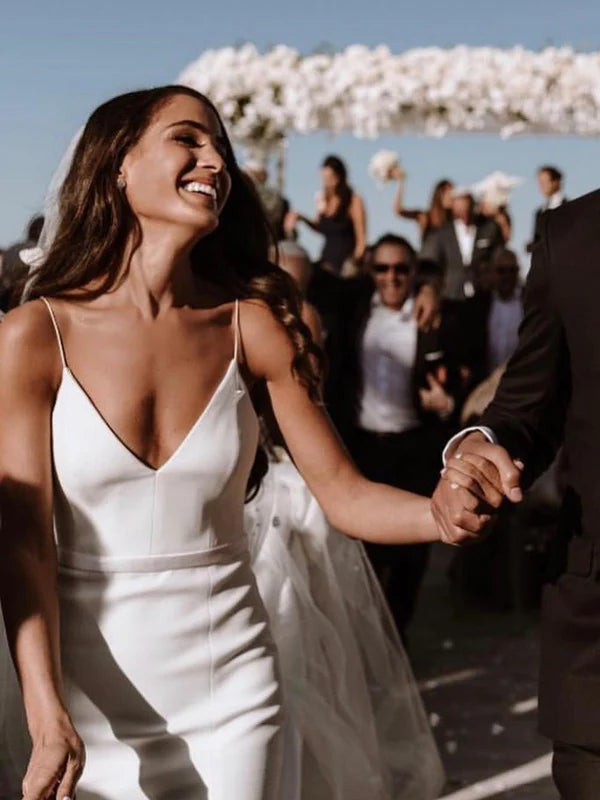 Luolandi Elegant Sheath Spaghetti Straps V-neck Long Wedding Dresses Simple Bridal Gowns