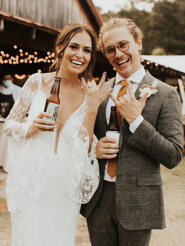 Luolandi Fabulous Longsleeves V-Neck Wedding Dresses Backless Sweep Train Bridal Gowns Elegant