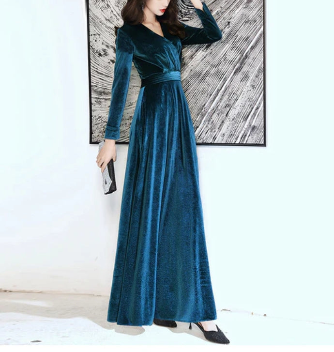 Luolandi Charming Velvet V-neckline Simple Long Bridesmaid Dress Long Sleeves A-line Party Dress Evening Dress