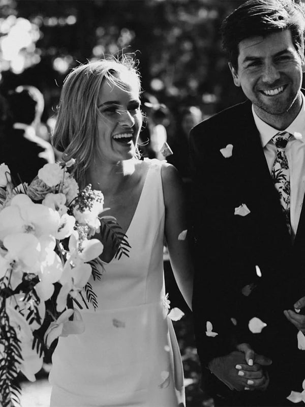 Luolandi Sexy V-neck Lace Wedding Dresses Mermaid Satin Bridal Gowns Charming