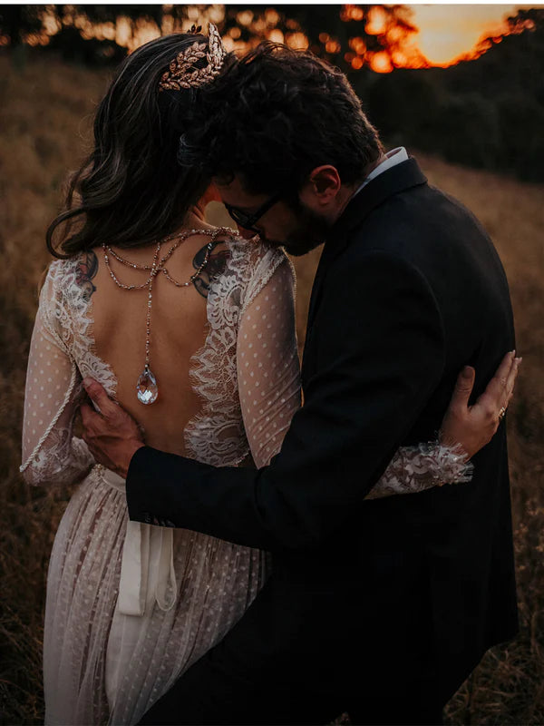 Luolandi Attractive V-neck Country A-line Wedding Dresses Lace Bridal Gowns Long Sleeves Elegant