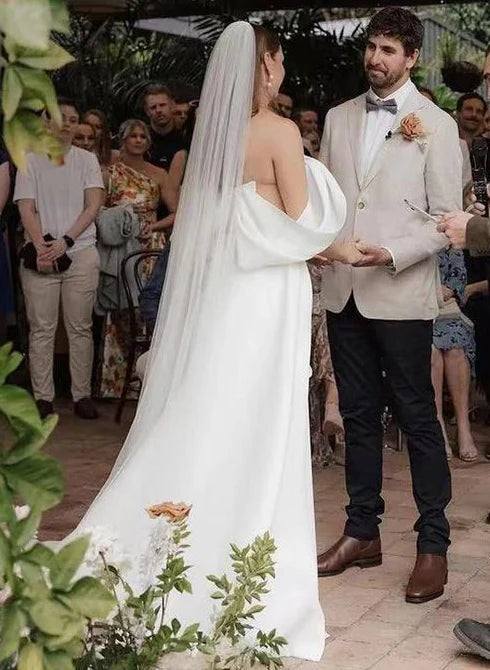 Luolandi Off-The-Shoulder Wedding Dresses With Detachable Train V-neck Sexy