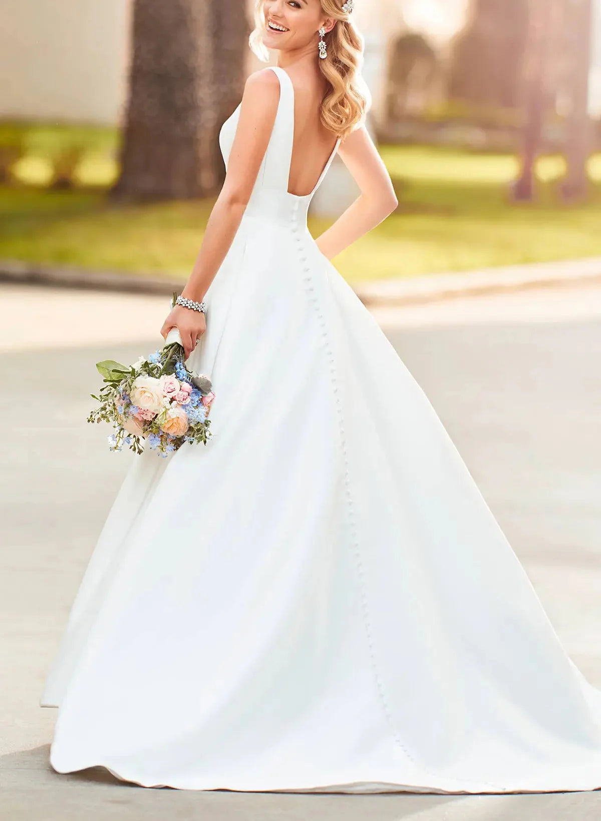 Luolandi Modern Satin V-Neck Ball-Gown Wedding Dresses Floor Length Sleeveless Elegant Simple