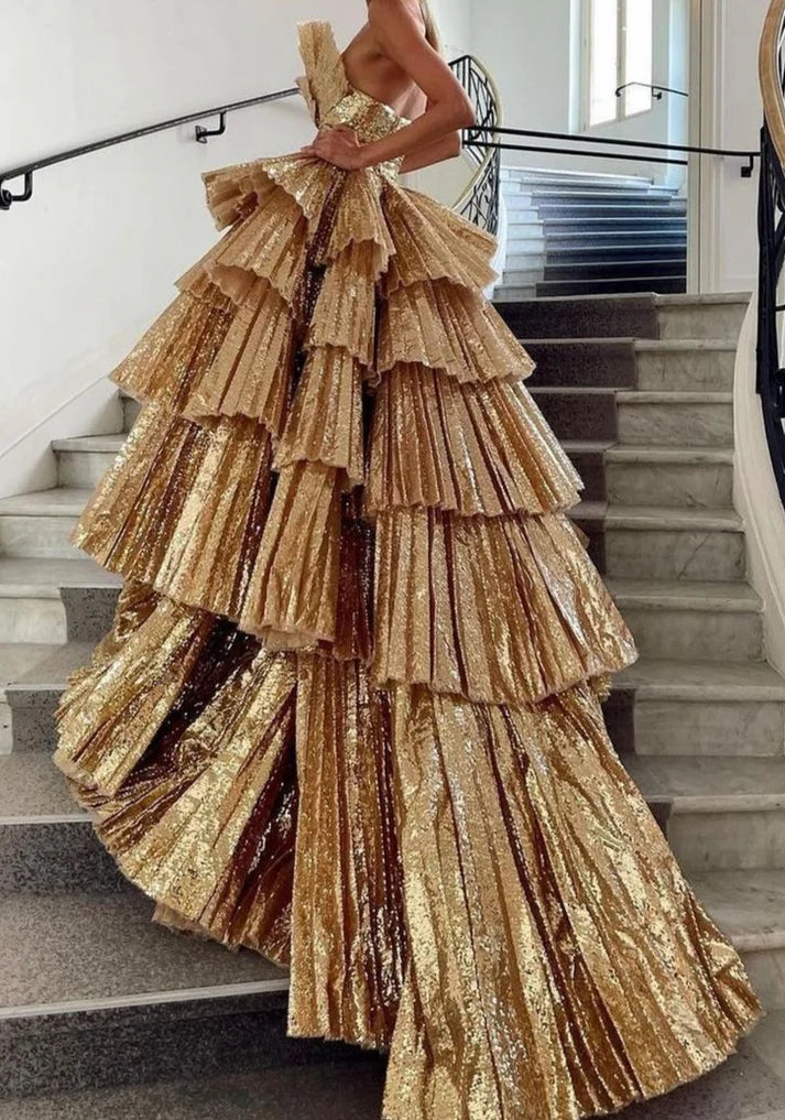 Luolandi Stylish Golden Tiered Ball Gown Long Evening Party Dress Off Shoulder Prom Dresses Charming