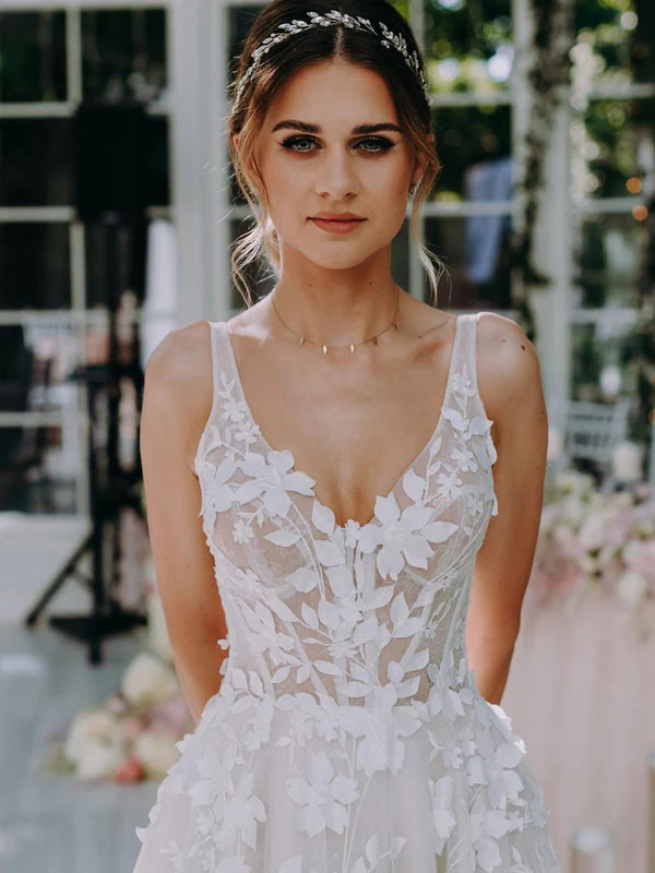 Luolandi 3D Floral Lace Ball Gown Wedding Gown V Neck Floor Length Wedding Dress Elegant