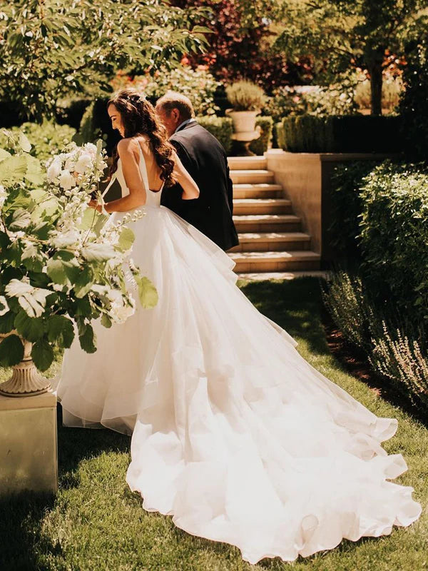 Luolandi Elegant V-Neck Backless Tulle Spaghetti Straps Ball Gown Chapel Train Wedding Dresses Beautiful