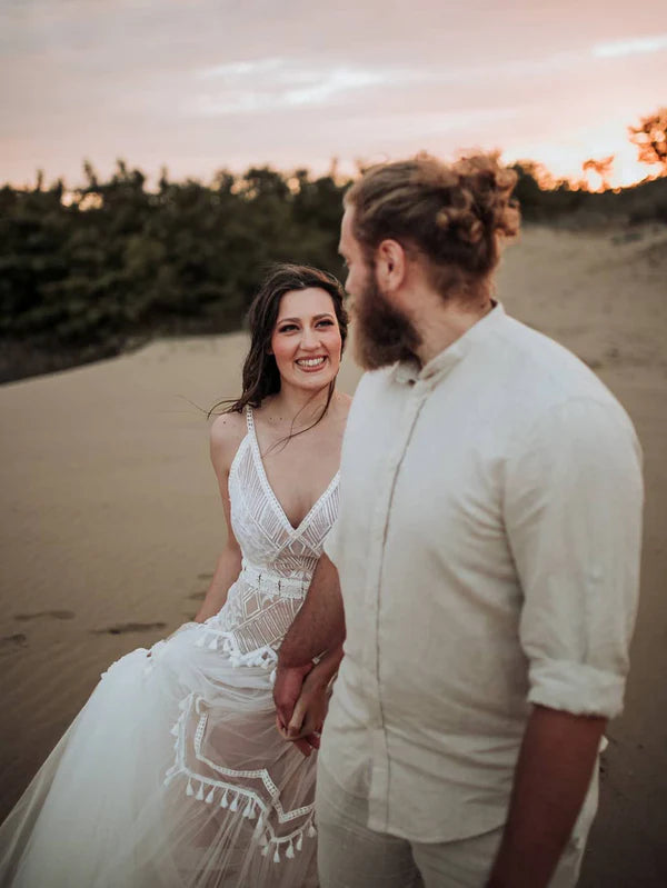 Luolandi Stunning Bohemia A-Line Lace V-Neck Spaghetti Straps Wedding Dress Elegant