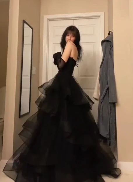 Luolandi Black Strapless A-Line Tulle Layered Long Party Dress Evening Gown Prom Dress No With Gloves