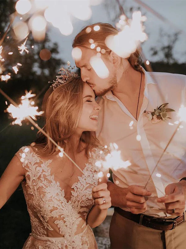 Luolandi Exquisite Tulle V-neck Sweep Train A-line Wedding Gowns With Appliques Charming Bridal Gown