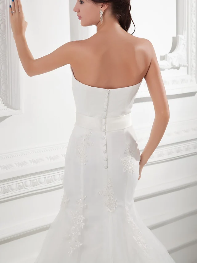 Luolandi Wedding Dresses Strapless Chapel Train Lace Satin Tulle Strapless with Bow(s) Buttons