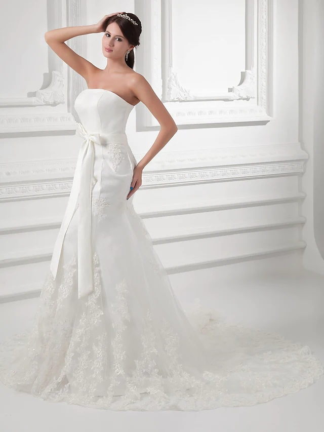 Luolandi Wedding Dresses Strapless Chapel Train Lace Satin Tulle Strapless with Bow(s) Buttons
