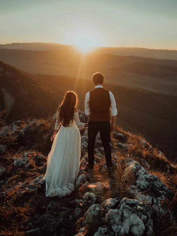 Luolandi Elegant Long Sleeves Lace Illusion Backless Wedding Dresses A-line Bridal Gowns Beautiful