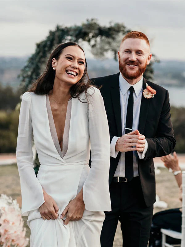 Luolandi Stunning Chiffon A-line Wedding Dresses V-neck Long Bridal Gowns Formal Dress With Slit Sexy