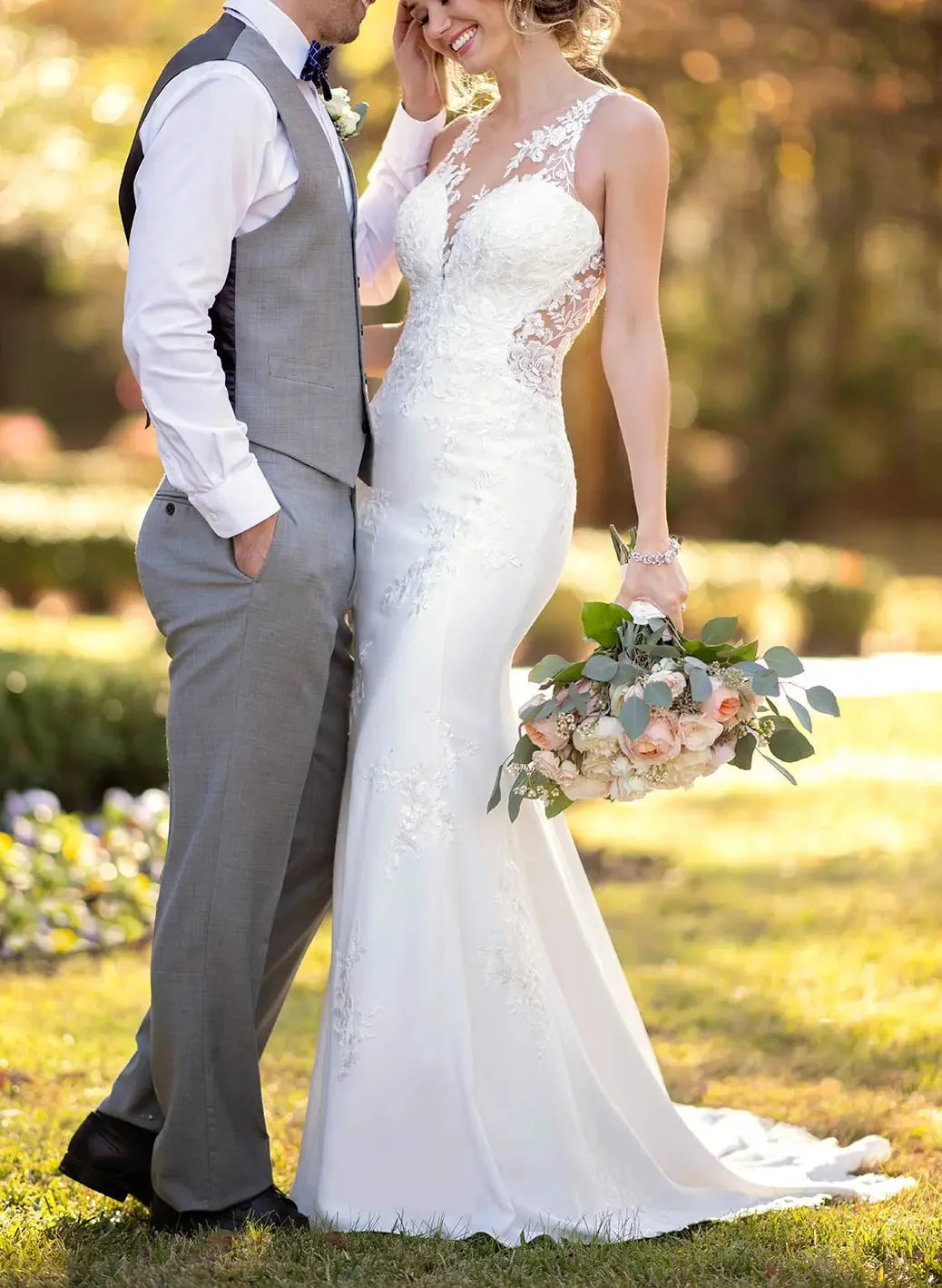 Luolandi Mermaid Wedding Dresses With Lace And Back Hole Sleeveless Floor Length Elegant