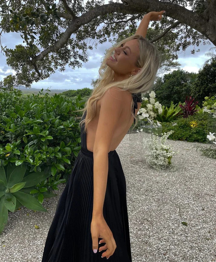 Luolandi Black Halter Pleated A-Line Backless Long Prom Dress Charming Evening Party Dress