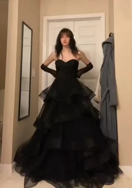 Luolandi Black Strapless A-Line Tulle Layered Long Party Dress Evening Gown Prom Dress No With Gloves