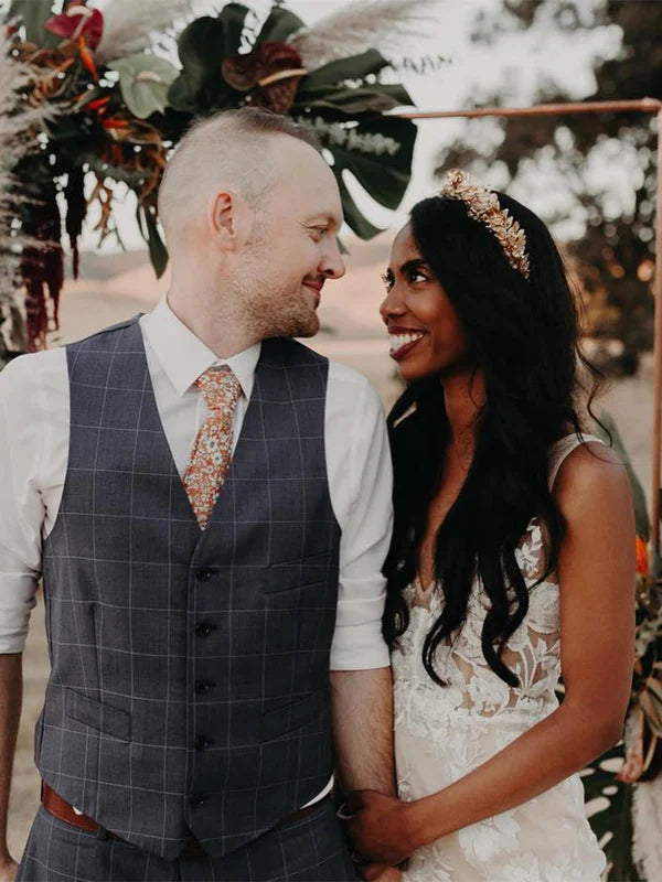 Luolandi Glamorous V-neck Wedding Dresses Lace Long Bridesmaid Gowns Floor Length Charming