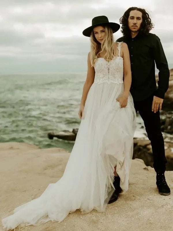 Luolandi Simple Tulle Sleeveless Spaghetti Straps V-Neck A-line Sweep Train Wedding Dresses Beautiful