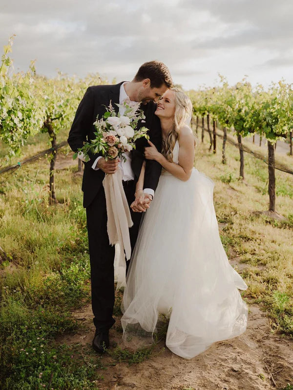 Luolandi Simple Tulle Spaghetti Straps V-Neck A-line Sweep Train Wedding Dresses Beautiful